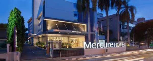 Distance to Hospital : 0.37 km Hotel Mercure Cikini, Jakarta