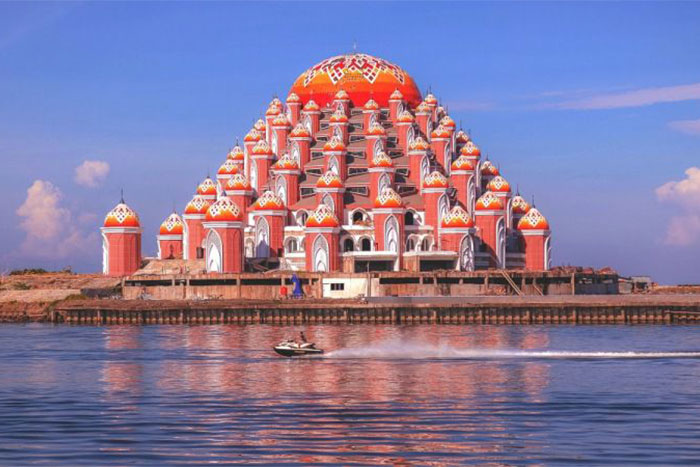 Masjid 99 Kubah CPI Makassar